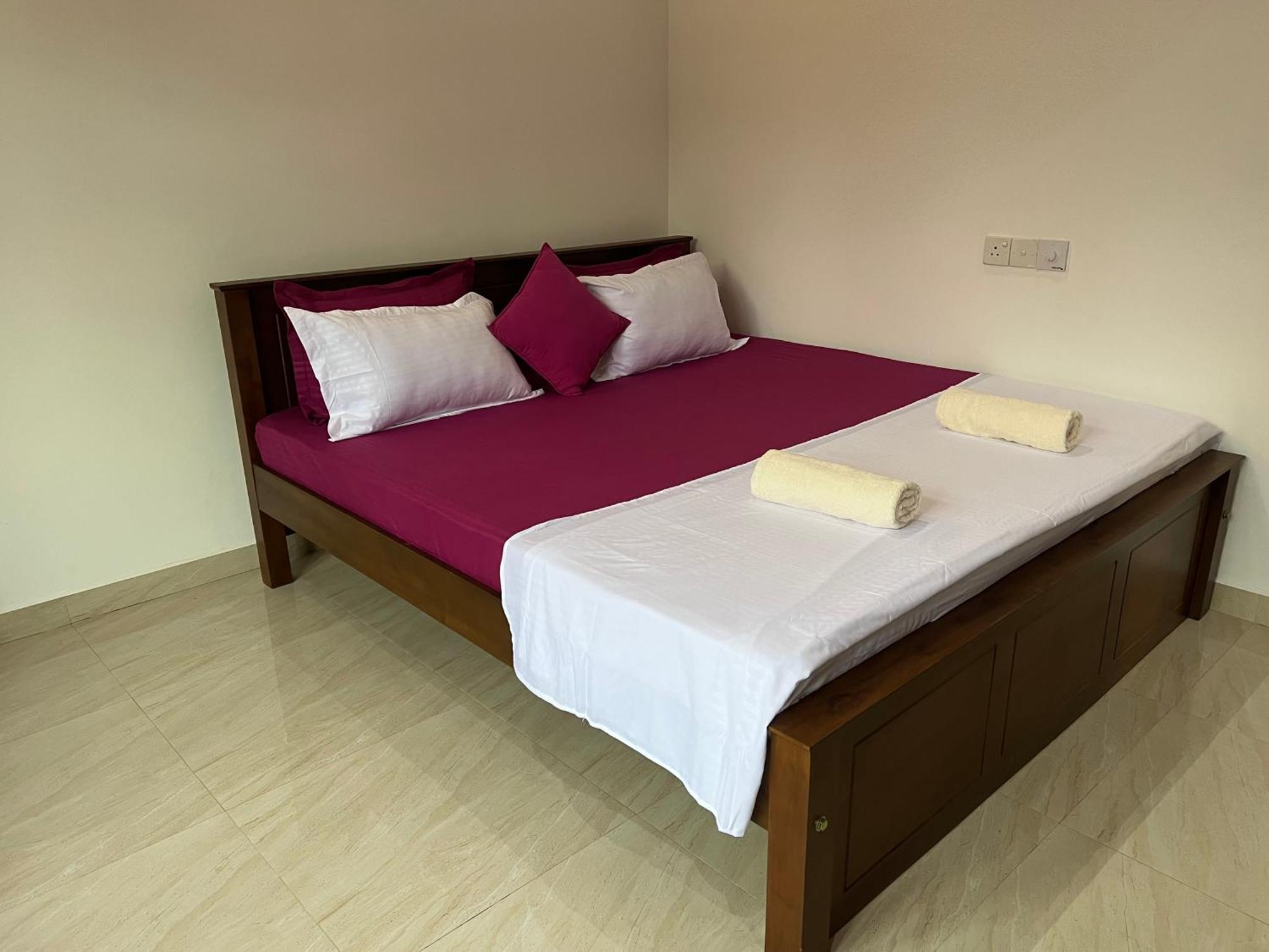 Ahasna Airport Villa Negombo Exterior photo